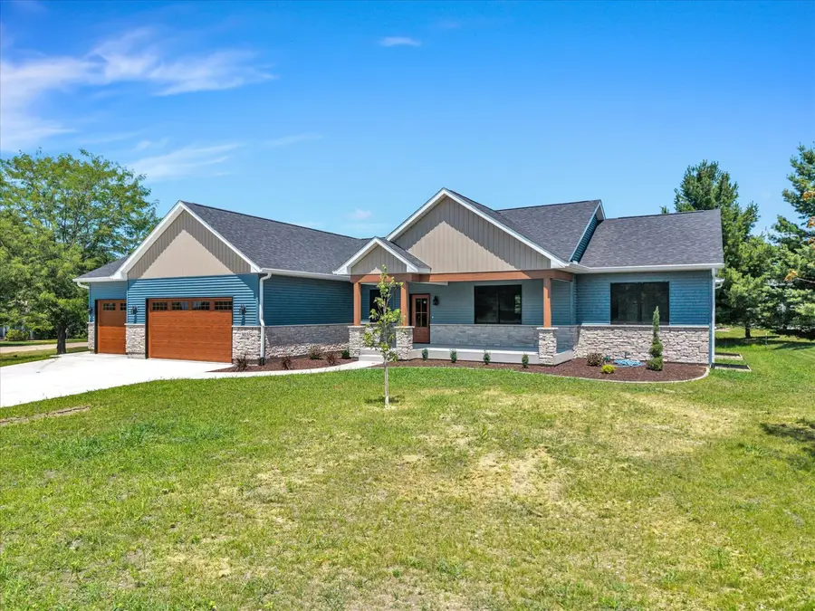3813 Savanna Circle W, Milan, IL 61264 - #2