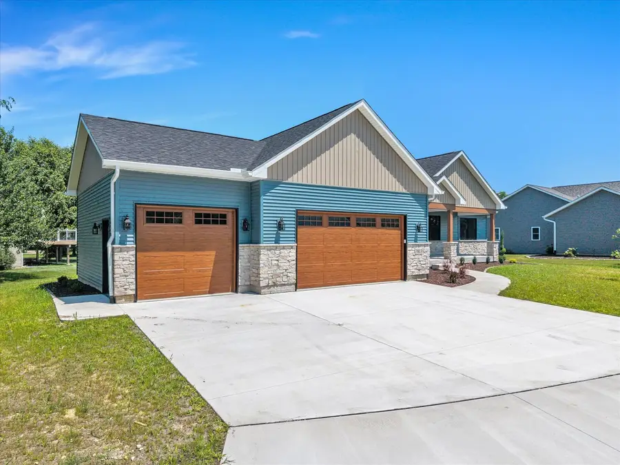 3813 Savanna Circle W, Milan, IL 61264 - #3