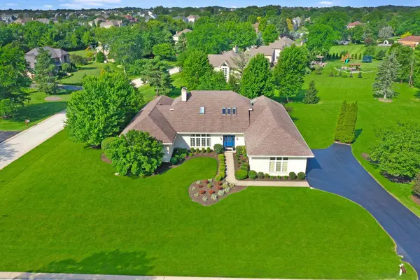 185 Peregrine Lane, Hawthorn Woods, IL 60047