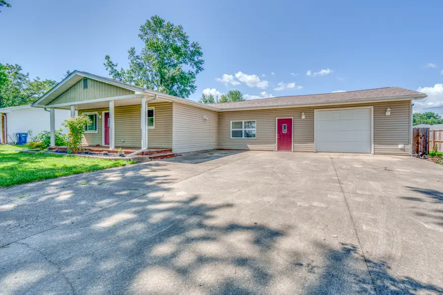 1104 Airport Road, Mount Vernon, IL 62864 - #2