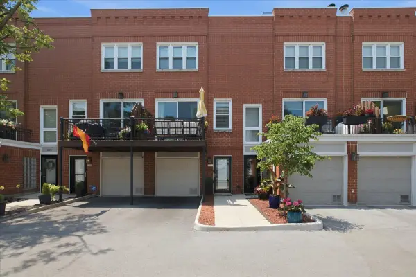 2901 N Wolcott Avenue #D, Chicago, IL 60657