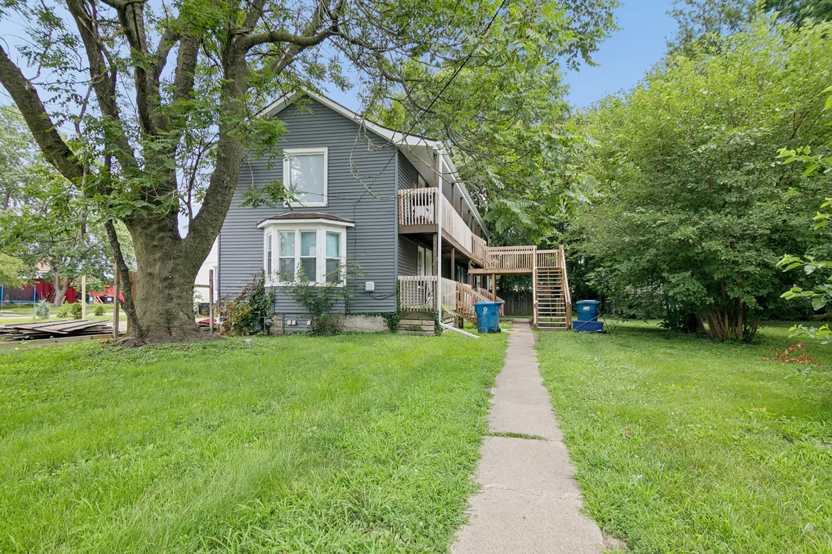 220 1/2 Entrance Avenue S, Kankakee, IL 60901 - #1