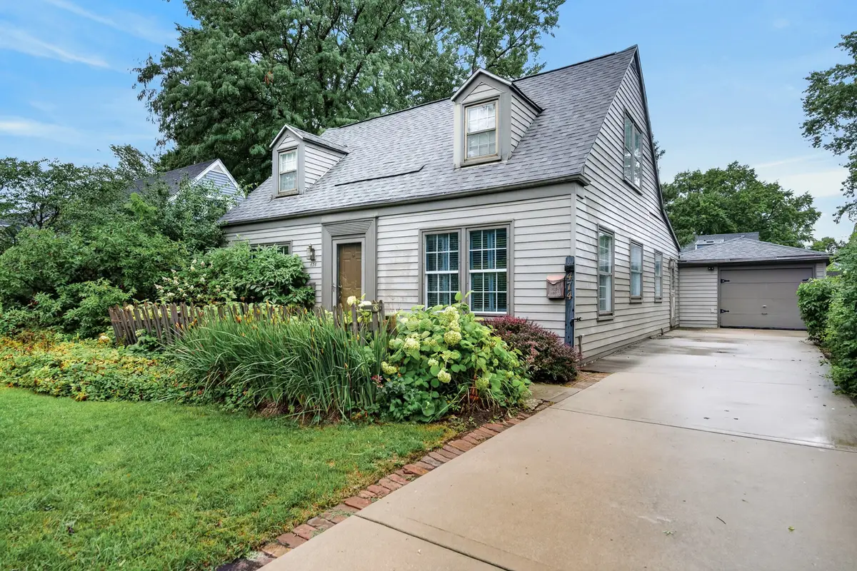 474 Sunset Drive, Elgin, IL 60123 - #1