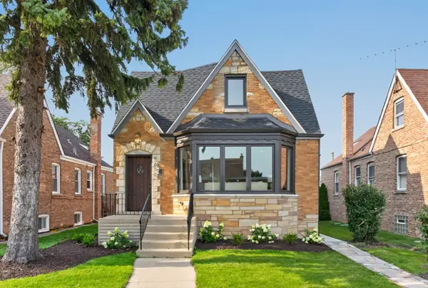 5652 W Cullom Avenue, Chicago, IL 60634