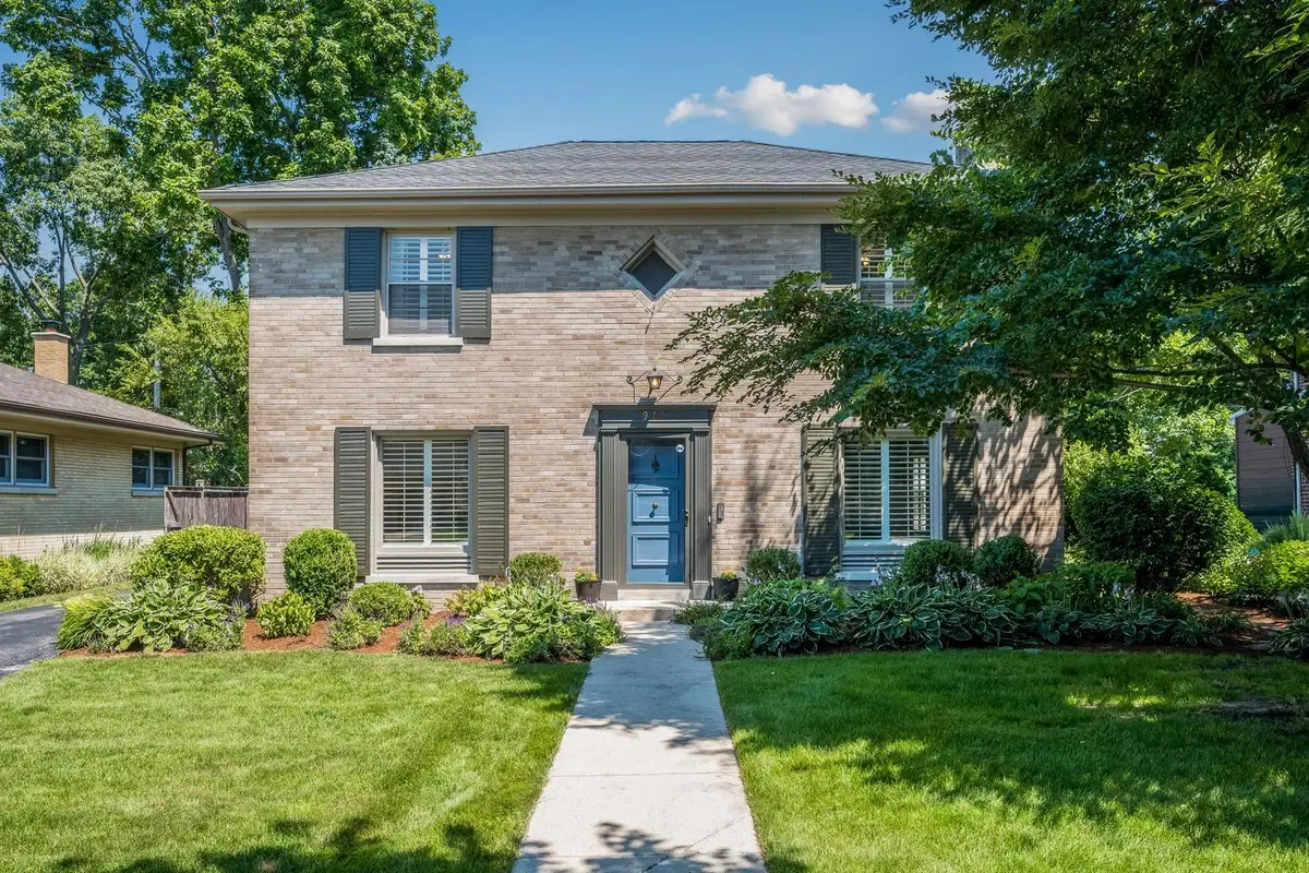 915 Indian Road, Glenview, IL 60025 - #1