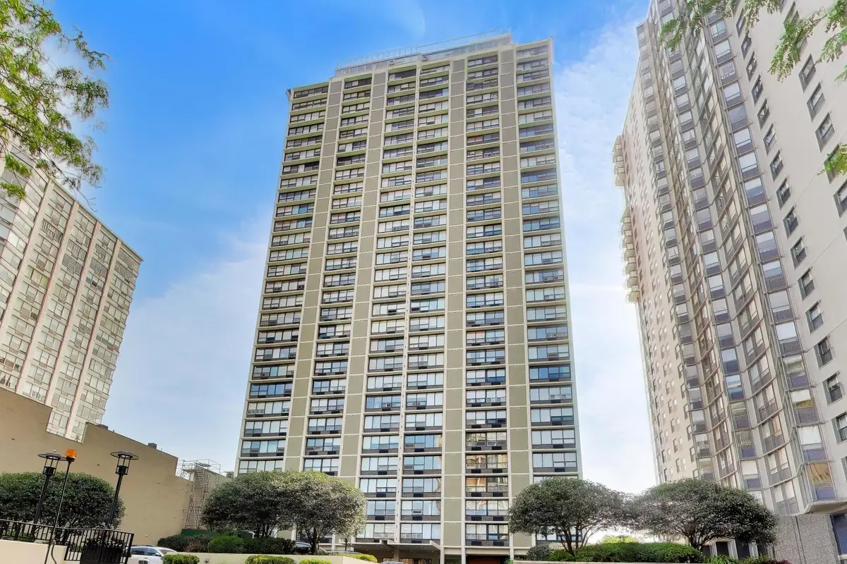 5733 N Sheridan Road #6C, Chicago, IL 60660 - #1