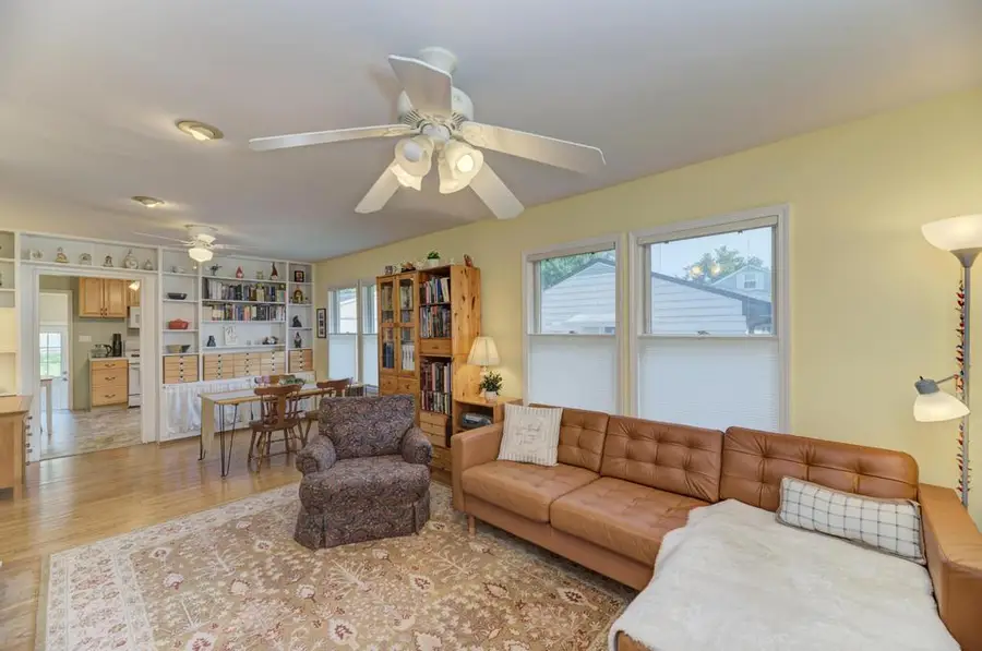 139 N Washington Street, Westmont, IL 60559 - #3