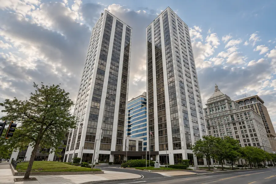 125 SW Jefferson Avenue #W5W, Peoria, IL 61602 - #2