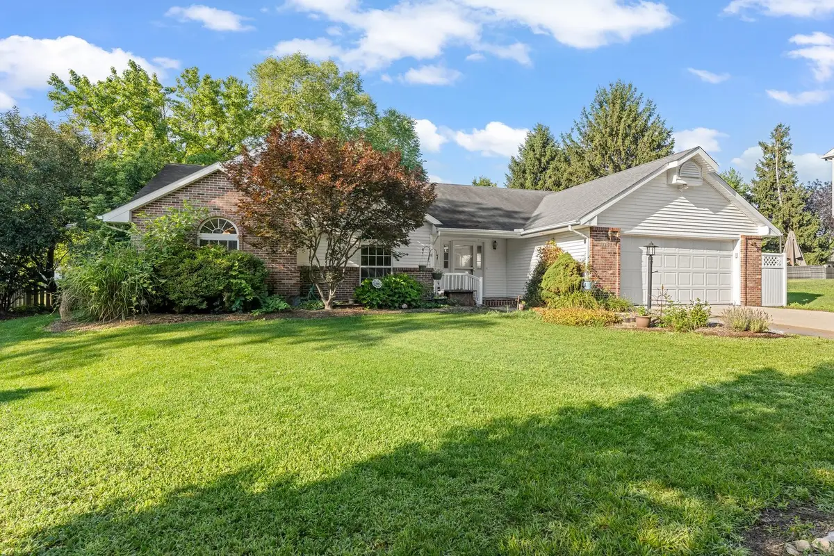 1108 Beaver Creek Lane, Mahomet, IL 61853 - #1