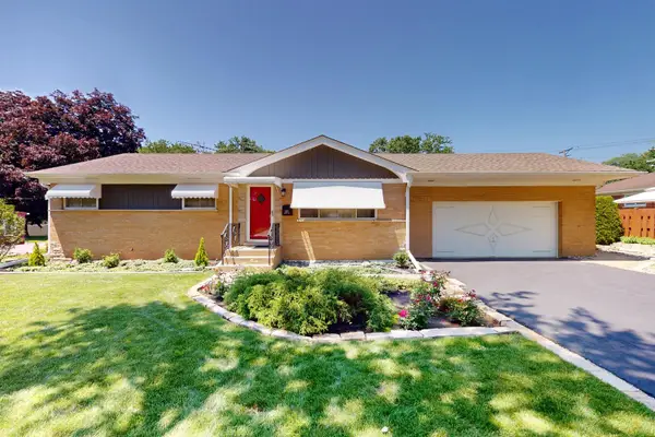102 Audrey Lane, Mount Prospect, IL 60056
