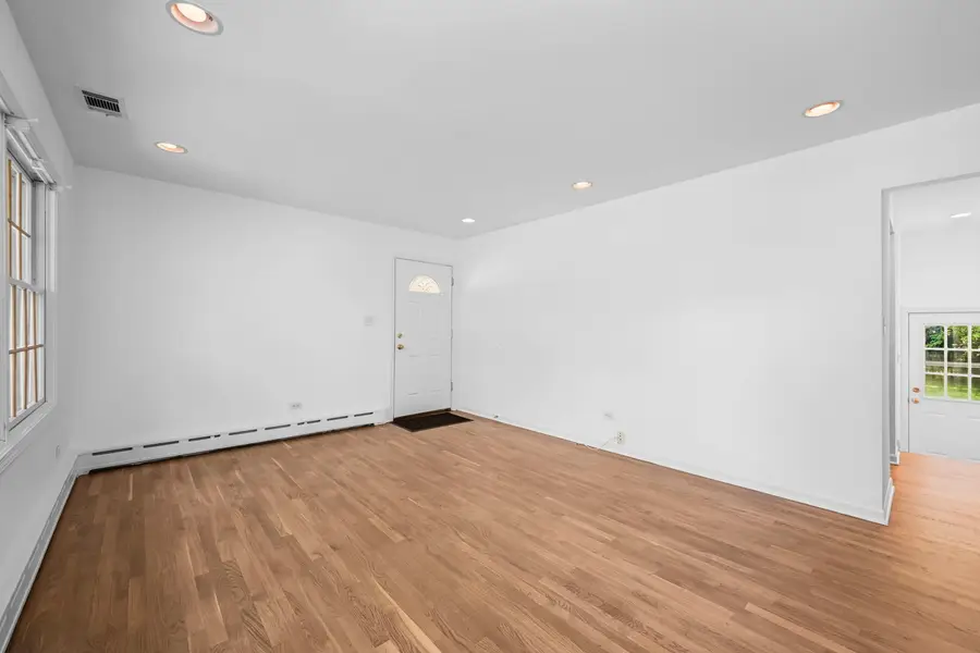 413 N Drury Lane, Arlington Heights, IL 60004 - #3