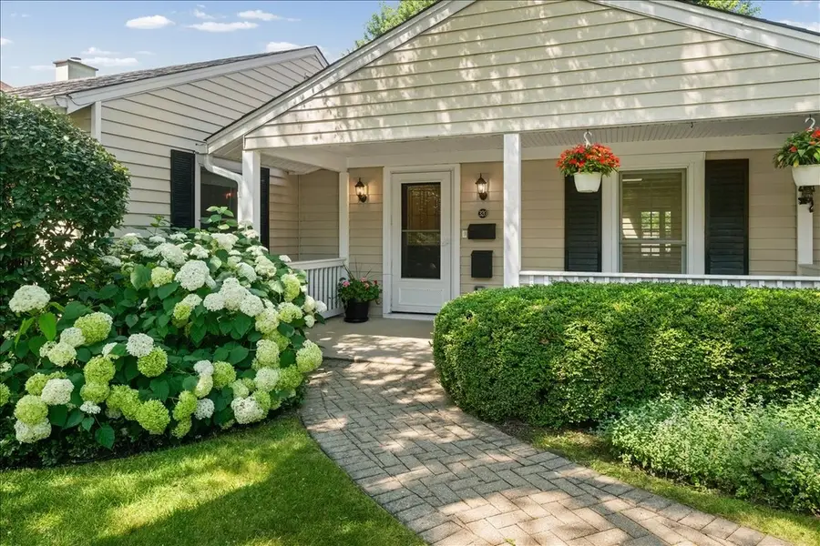 320 Thackeray Lane, Northfield, IL 60093 - #2