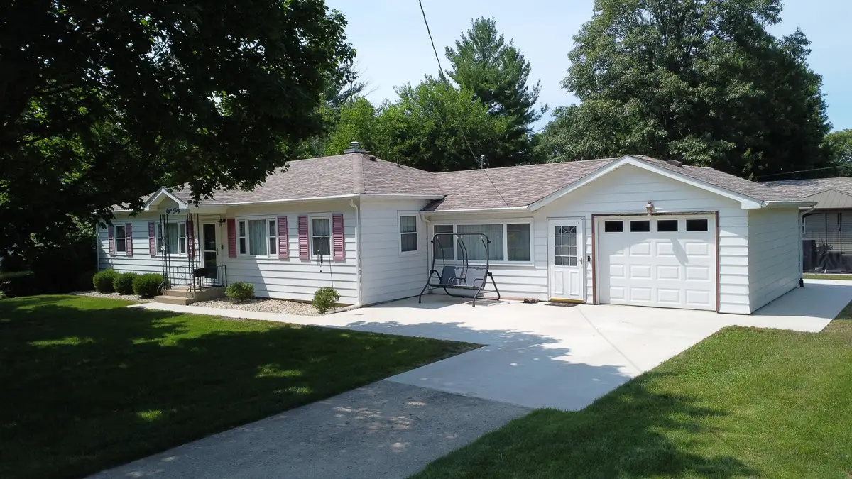 830 E Elm Street, Hoopeston, IL 60942 - #1