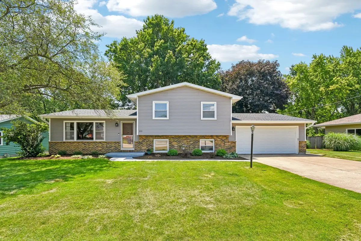 213 E Willow Street, Elburn, IL 60119 - #1