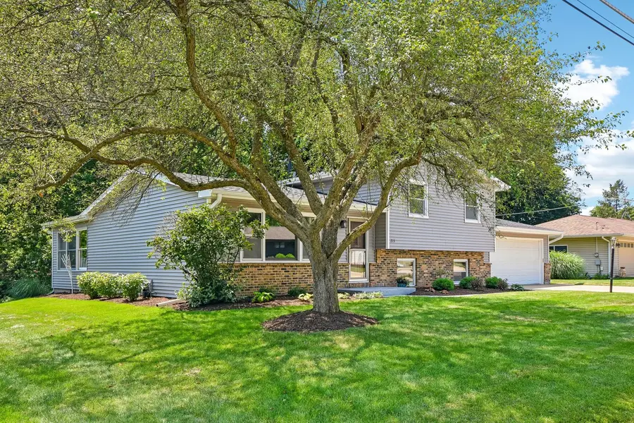 213 E Willow Street, Elburn, IL 60119 - #2