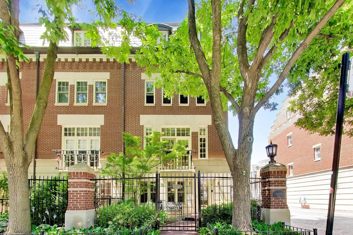 2648 N Southport Avenue, Chicago, IL 60614 - #1