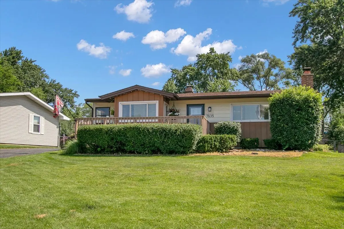 7635 Walnut Avenue, Woodridge, IL 60517 - #1
