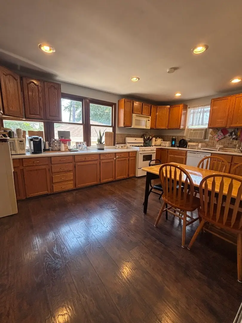 4825 W Jarlath Street, Lincolnwood, IL 60712 - #3