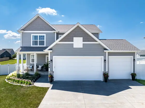 6836 Matthews Court, Bettendorf, IA 52722