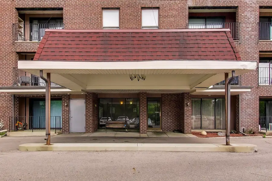 6330 Lincoln Avenue #1A, Morton Grove, IL 60053 - #2