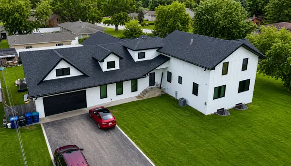 8501 S 84th Avenue, Hickory Hills, IL 60457
