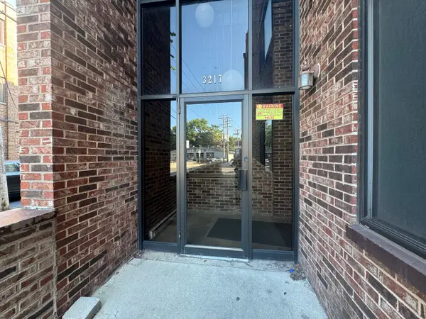 3217 W Bryn Mawr Avenue #201, Chicago, IL 60659