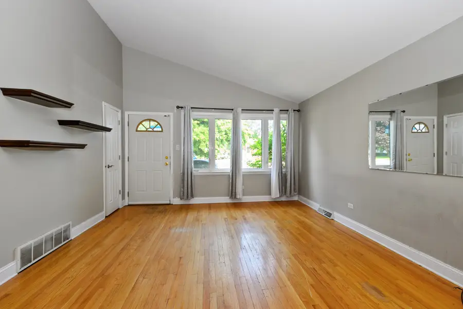 5909 W 99th Street, Oak Lawn, IL 60453 - #3