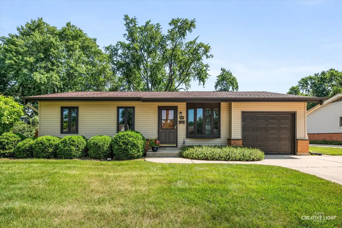945 Victoria Lane, Elk Grove Village, IL 60007 - #1
