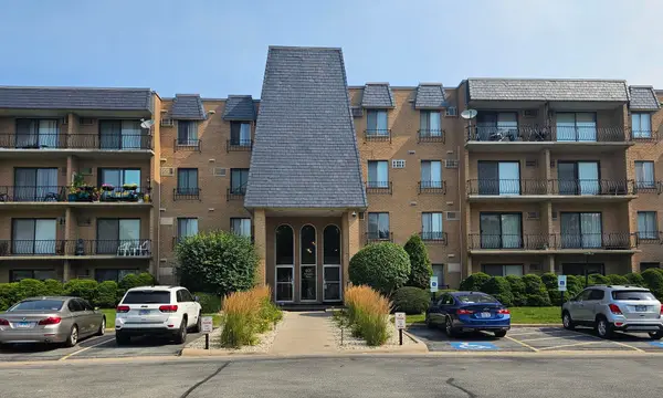 931 W Arquilla Drive #431, Glenwood, IL 60425