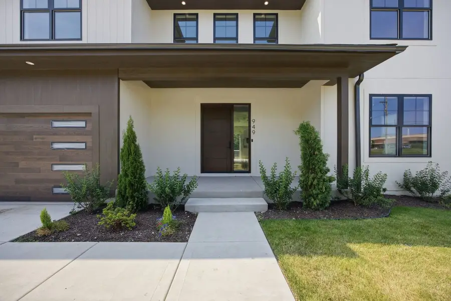 949 Internationale Parkway, Woodridge, IL 60517 - #3
