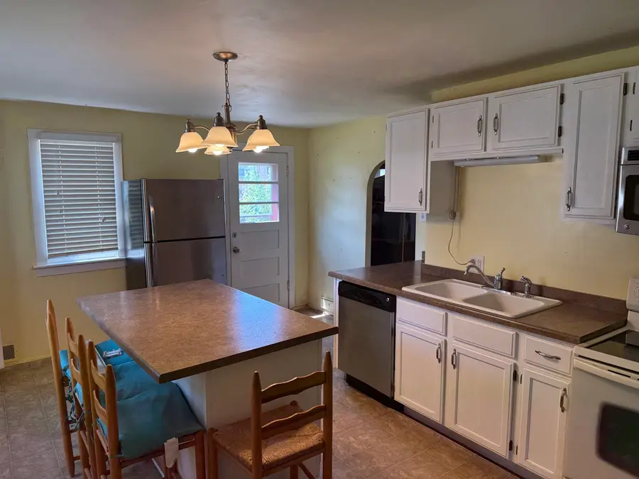 332 N Jones Avenue, Amboy, IL 61310 - #2