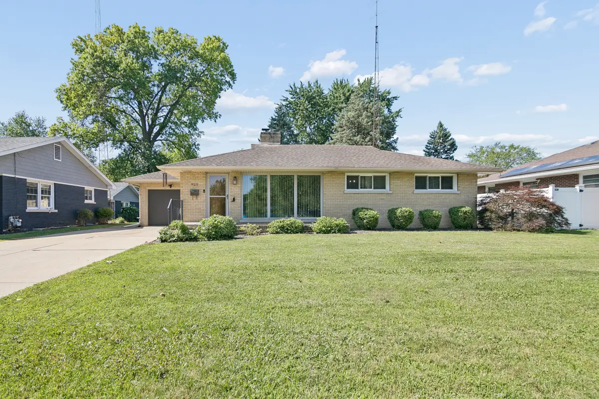 922 W Van Meter Street, Kankakee, IL 60901 - #1