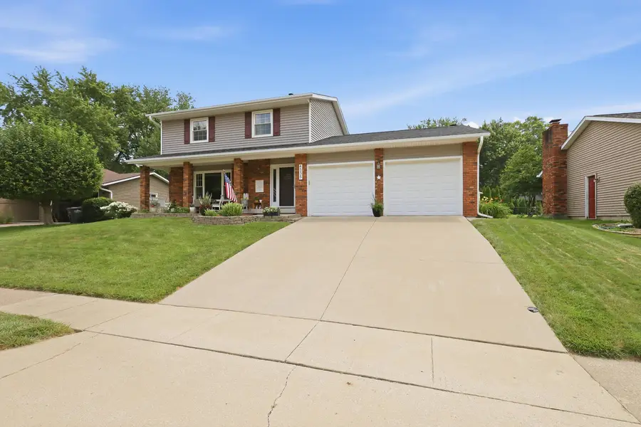 4535 Apple Valley Drive, Bettendorf, IA 52722 - #2