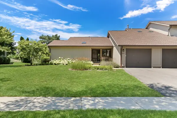 826 Shakespeare Drive #30, Grayslake, IL 60030