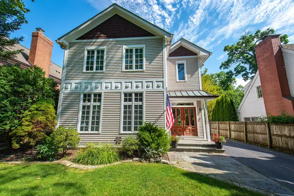 314 E Woodland Road, Lake Bluff, IL 60044