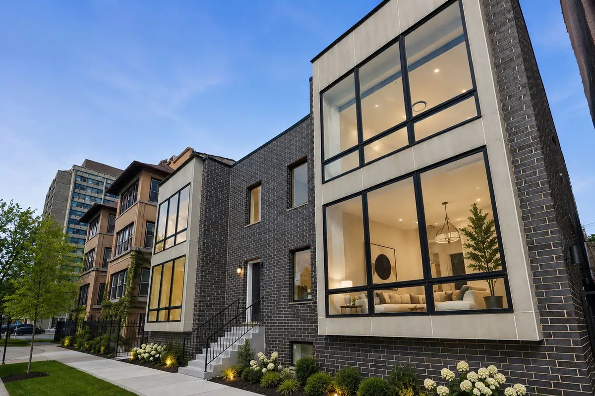 4721 S Ingleside Avenue, Chicago, IL 60615 - #1
