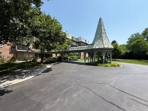 5125 Blodgett Avenue #415T, Downers Grove, IL 60515