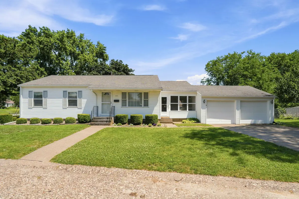 3002 15th Street, Moline, IL 61265 - #1