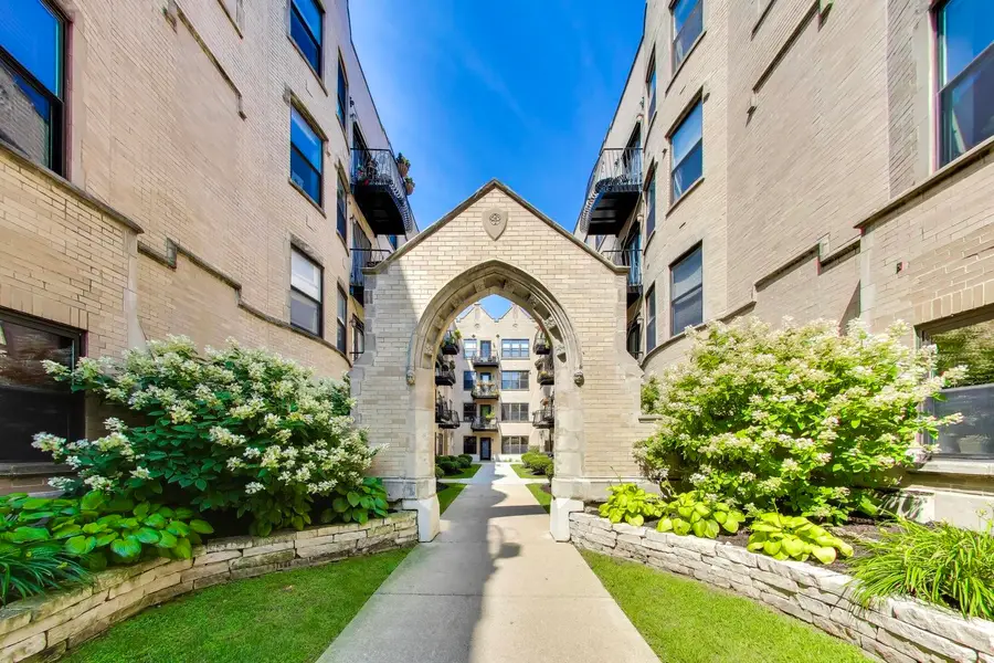 4442 N Damen Avenue #4E, Chicago, IL 60625 - #2