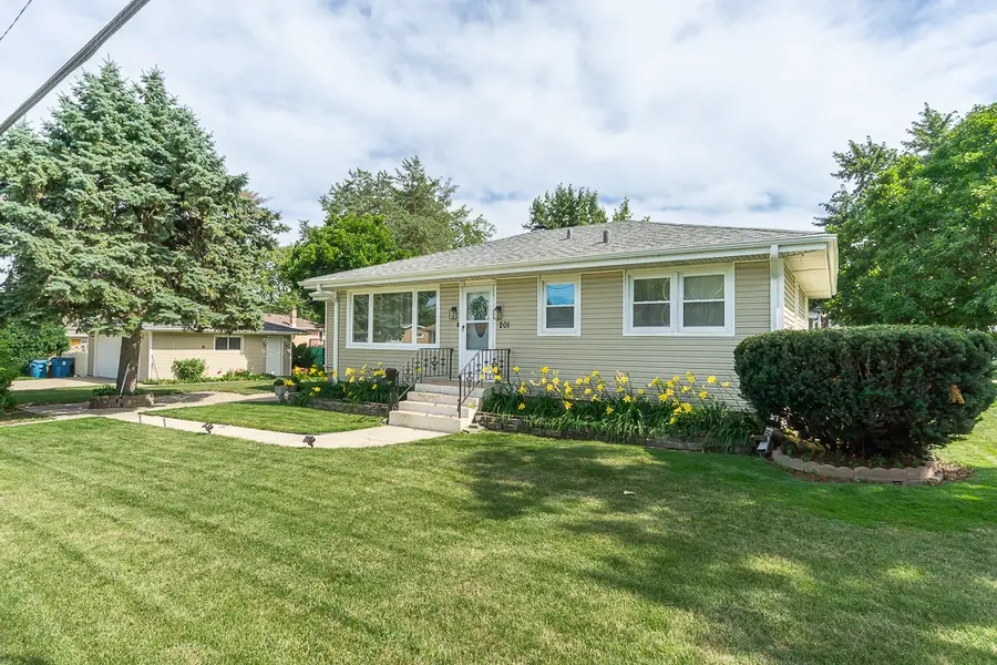 201 S Michigan Avenue, Addison, IL 60101 - #2