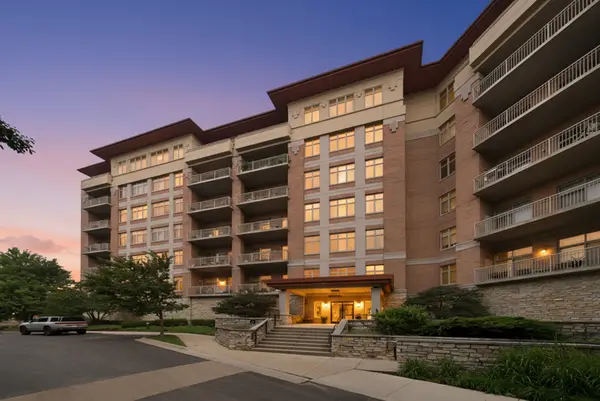 40 Prairie Park Drive #702, Wheeling, IL 60090