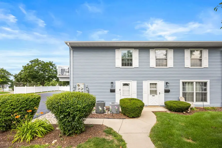 1497 Woodcutter Unit D Lane, Wheaton, IL 60189 - #2