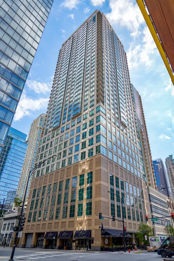2 E Erie Avenue #1214, Chicago, IL 60611