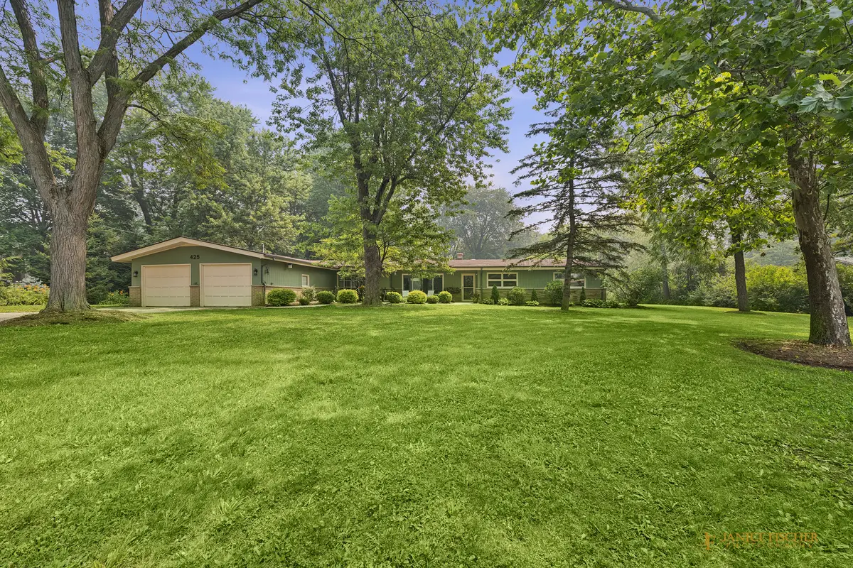 425 Greenwood Lane, Barrington, IL 60010 - #1