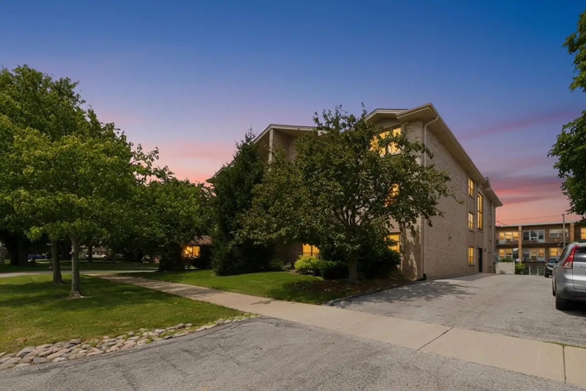4020 W 105th Street #3E, Oak Lawn, IL 60453 - #1
