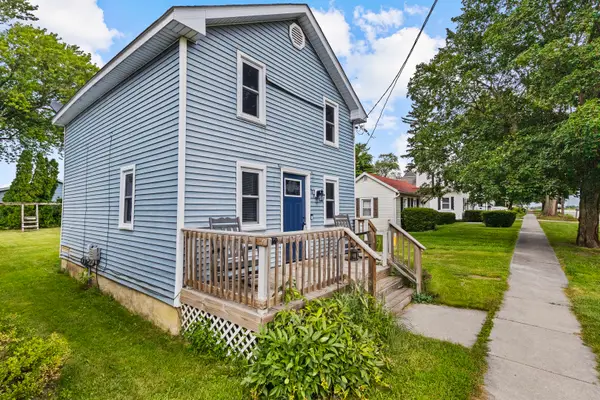 207 E Taylor Street, Grant Park, IL 60940