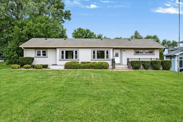 7154 Fair Elms Avenue, Burr Ridge, IL 60527