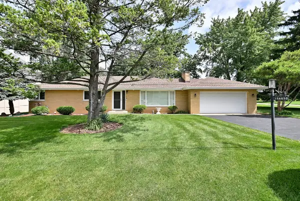 16W650 87th Street, Willowbrook, IL 60527