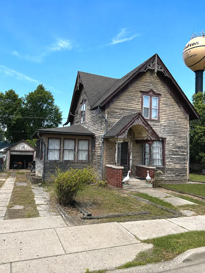 9905 Main Street, Hebron, IL 60034 - #1