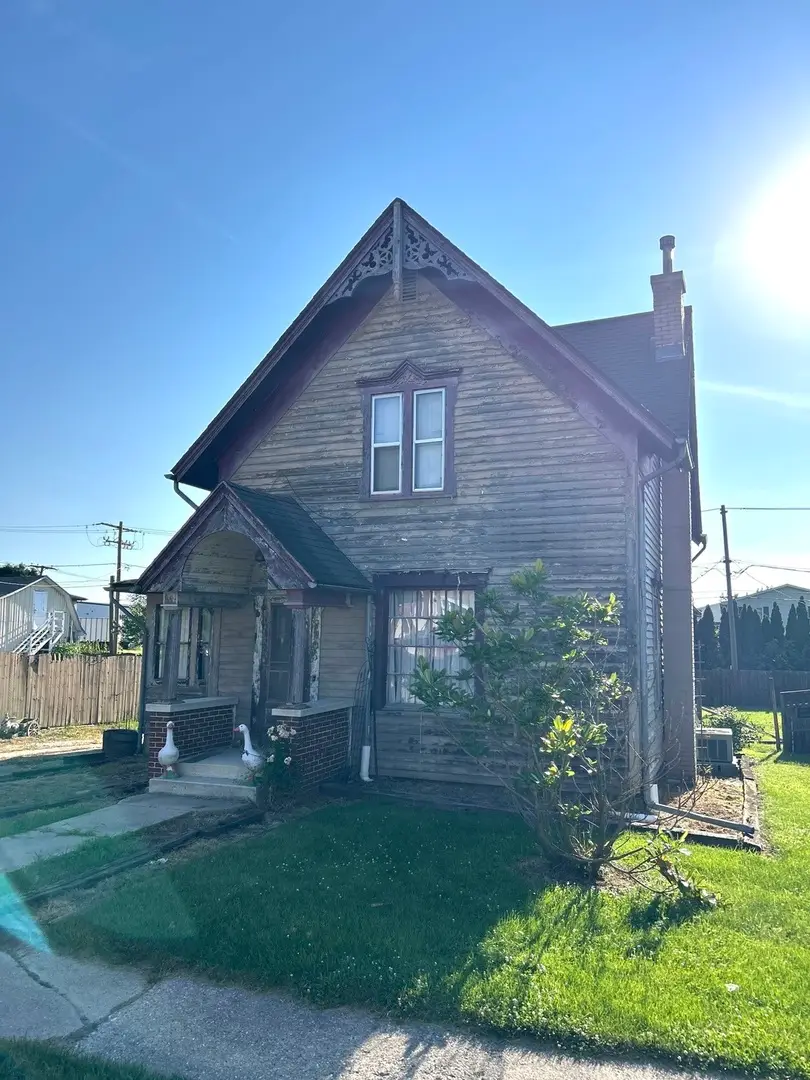 9905 Main Street, Hebron, IL 60034 - #3